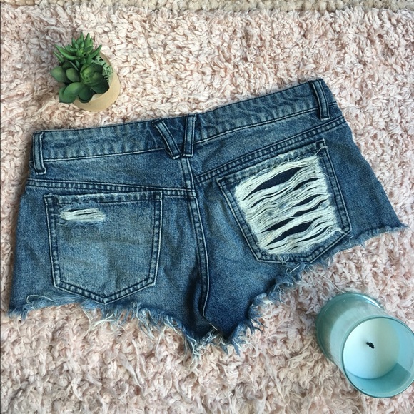 Volcom Distressed Shorts - Picture 2 of 2